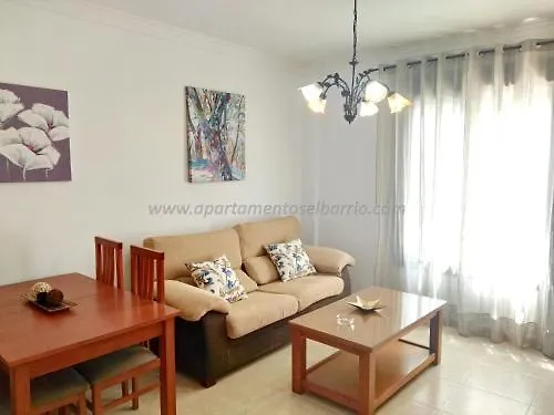 Apartamentos El Barrio نيرخا